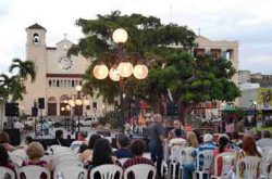 Los Sábados Pa' La Plaza en Caguas